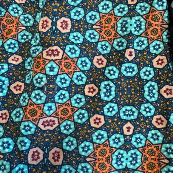 LuLaRoe 4 pack Buttery Soft Leggings NEW Size OS — CHEERFUL patterns and colors - Picture 4 of 9